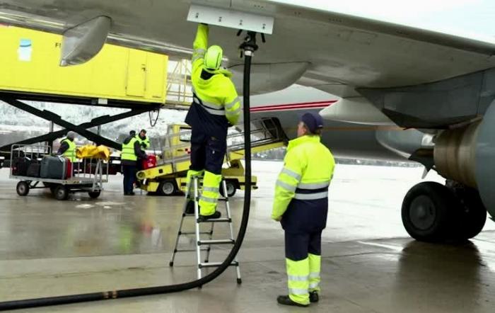 Agente de aeroporto receberá adicional de periculosidade por trabalhar em área de abastecimento de aeronaves 
