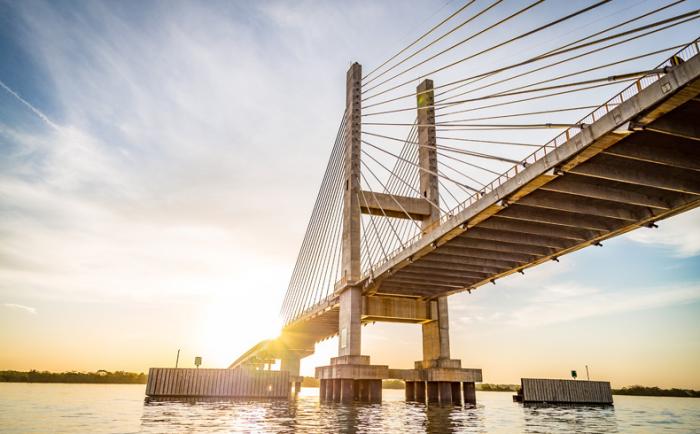 Novas estruturas previnem colisões de embarcações em pontes 