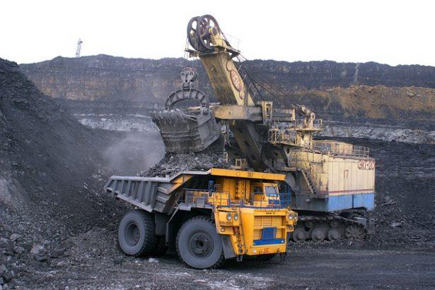 Mineradora é condenada a pagar danos morais em ricochete a familiares de trabalhador morto por silicose 
